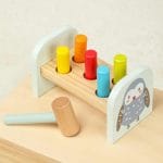 Ξύλινο Παιχνίδι με Σφυράκι & Χρωματιστά Καρφιά